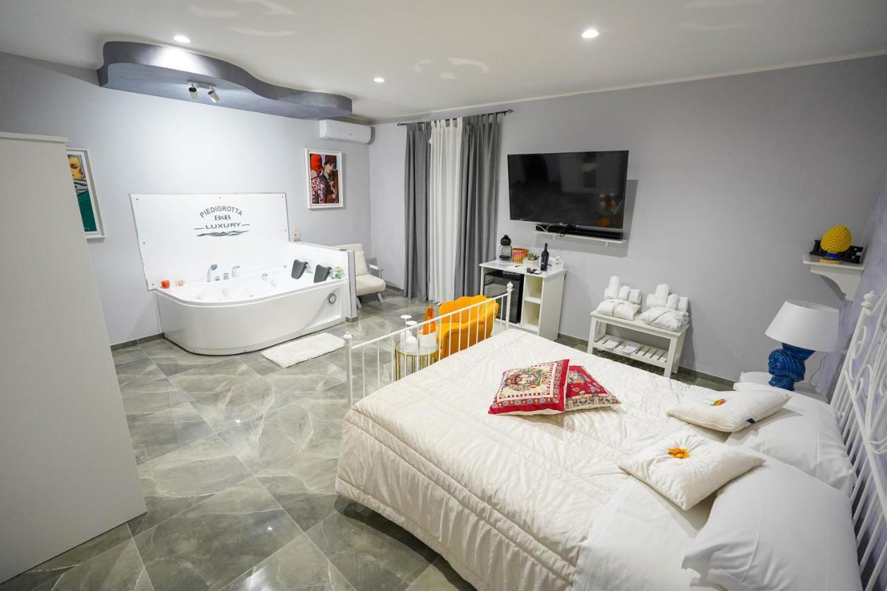 مبيت وإفطار بيتسو Piedigrotta Magique Luxury المظهر الخارجي الصورة