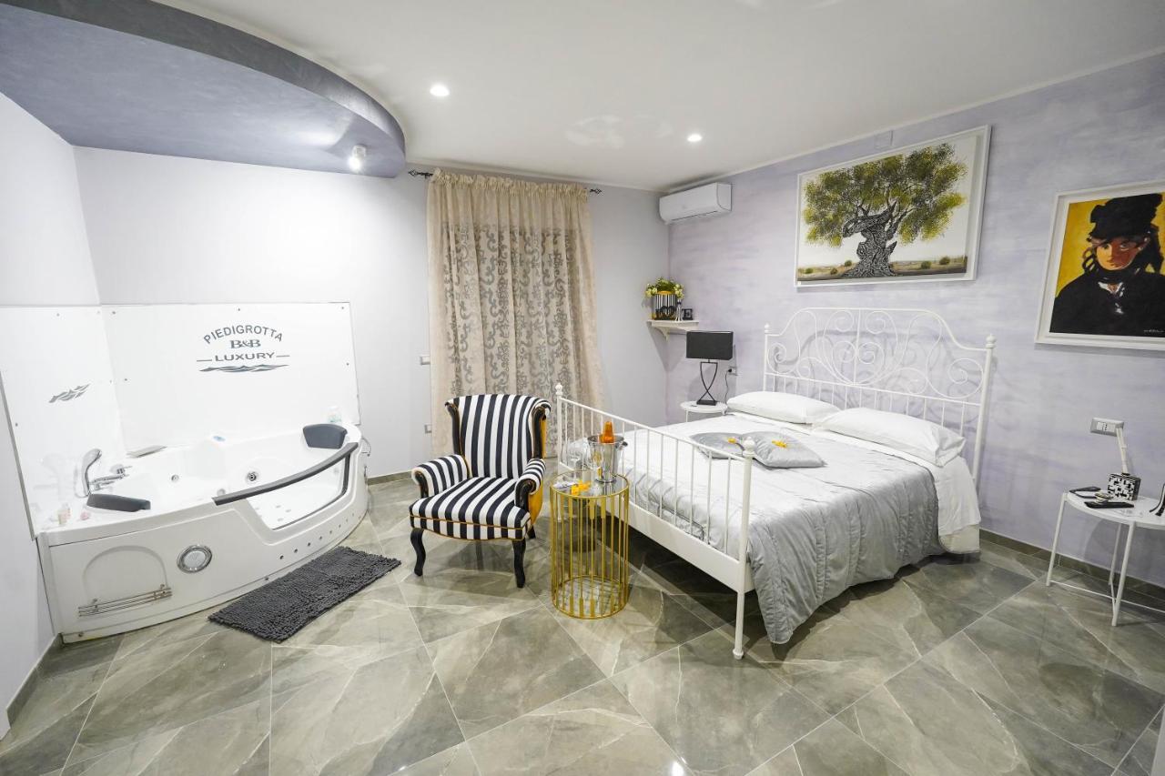 مبيت وإفطار بيتسو Piedigrotta Magique Luxury المظهر الخارجي الصورة
