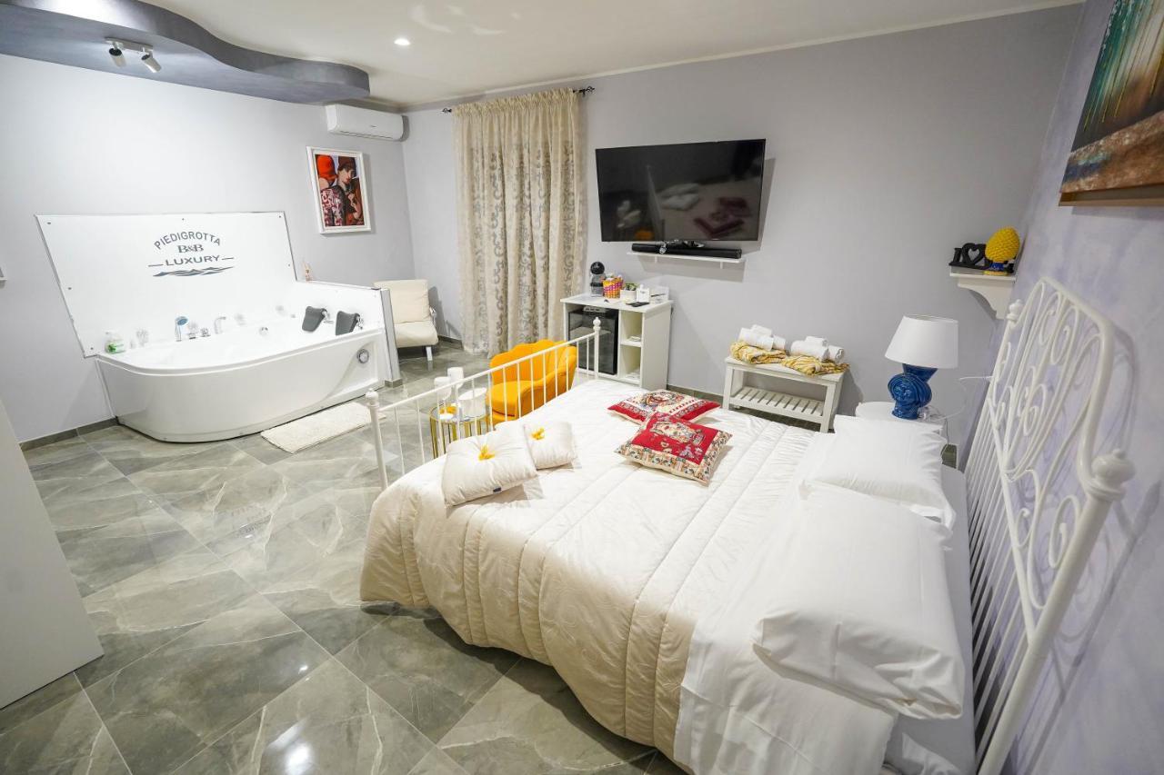 مبيت وإفطار بيتسو Piedigrotta Magique Luxury المظهر الخارجي الصورة
